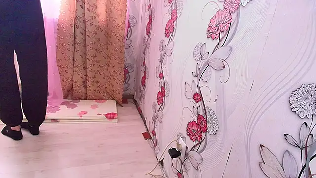 KristinaScott online show from November 24, 2025, 9:20 am