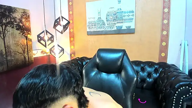 AROMERCURY online show from November 17, 2025, 5:19 pm