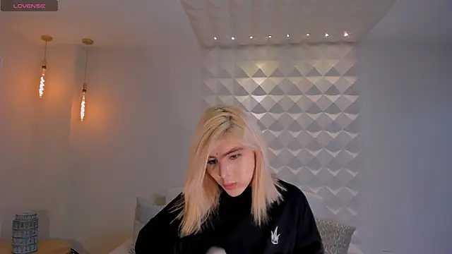 CarlaBrunni online show from January 10, 2026, 12:40 pm