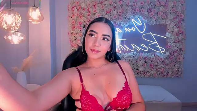 SophieLanne online show from February 11, 2026, 5:01 am