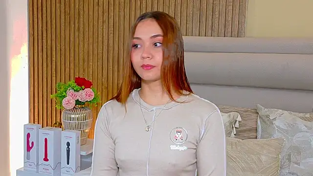 LondraBlush online show from June 9, 2026, 12:39 pm
