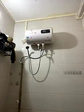 yiyi0316 online show from December 3, 2025, 4:16 pm