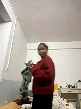 yiyi0316 online show from December 5, 2025, 5:31 pm