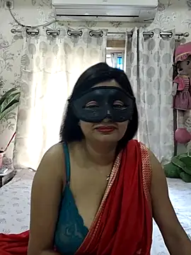 Cute-richa1 online show from April 9, 2026, 5:07 am