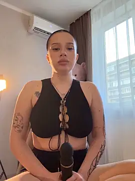 Snapshot of dawnbeforesunset chatting on November 17, 2025, 1:28 pm dawnbeforesunset online show from November 17, 2025, 1:28 pm