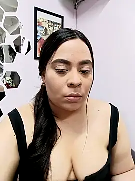 Monserrat J online show from December 2, 2025, 3:56 am