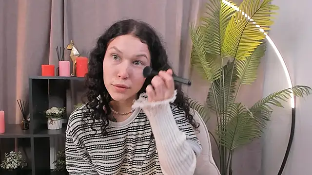 Snapshot of TerrieHerimann chatting on November 17, 2025, 2:34 pm TerrieHerimann online show from November 17, 2025, 2:34 pm