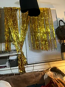 Motherbigbus online show from January 8, 2026, 7:21 am