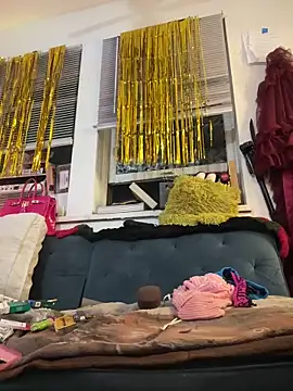 Motherbigbus online show from February 4, 2026, 4:51 am