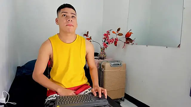 Lucastorrez01 online show from January 7, 2026, 12:24 am