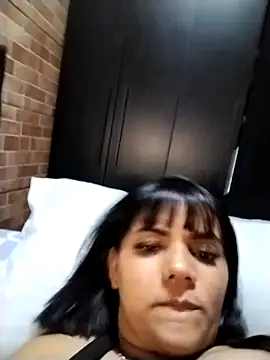 Snapshot of Brunasales chatting on November 16, 2025, 3:45 am Brunasales online show from November 16, 2025, 3:45 am