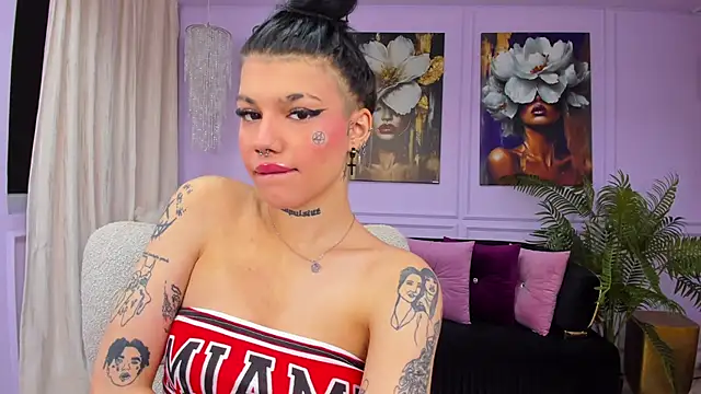 YasminWild online show from February 6, 2026, 4:28 am