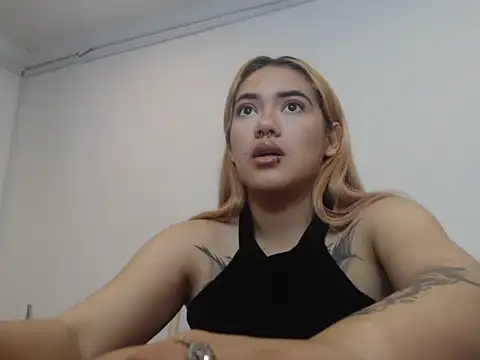 Snapshot of KloeeCavallier chatting on February 27, 2026, 11:54 am KloeeCavallier online show from February 27, 2026, 11:54 am