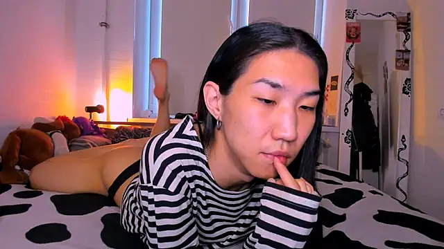 asiancvnttt online show from June 13, 2026, 2:31 am