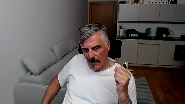 Buidapest online show from January 17, 2026, 11:08 pm