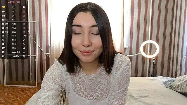 Snapshot of Alice_puff chatting on February 22, 2026, 8:24 am Alice puff online show from February 22, 2026, 8:24 am