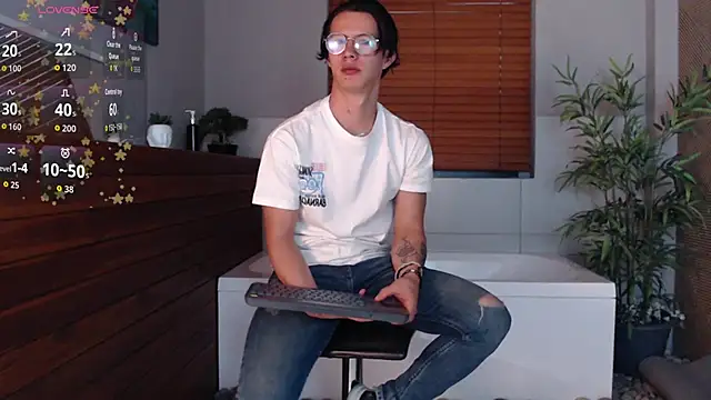 Snapshot of Brandon_starkk chatting on February 5, 2026, 12:10 pm Brandon starkk online show from February 5, 2026, 12:10 pm