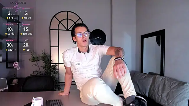 Snapshot of Brandon_starkk chatting on February 9, 2026, 11:47 am Brandon starkk online show from February 9, 2026, 11:47 am