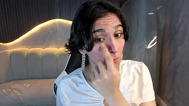 zoe tp online show from December 13, 2025, 8:14 pm