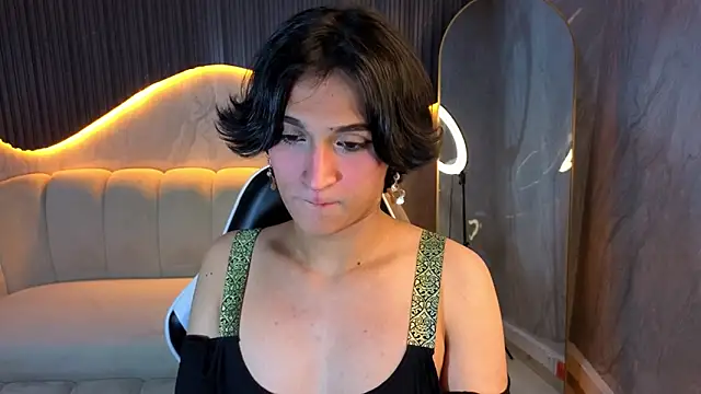 zoe tp online show from December 15, 2025, 8:02 pm