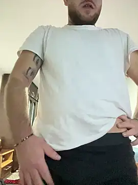 Snapshot of Andreiandu23 chatting on January 17, 2026, 8:12 pm Andreiandu23 online show from January 17, 2026, 8:12 pm