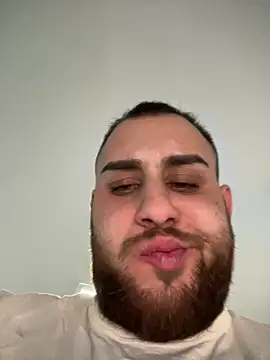 Snapshot of Andreiandu23 chatting on February 11, 2026, 7:52 pm Andreiandu23 online show from February 11, 2026, 7:52 pm