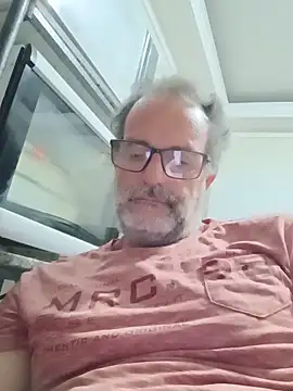 Snapshot of nard53 chatting on May 18, 2026, 9:04 am nard53 online show from May 18, 2026, 9:04 am