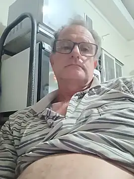 Snapshot of nard53 chatting on May 19, 2026, 9:04 am nard53 online show from May 19, 2026, 9:04 am