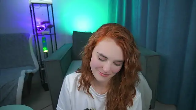 foxy cute4you online show from April 12, 2026, 6:35 pm