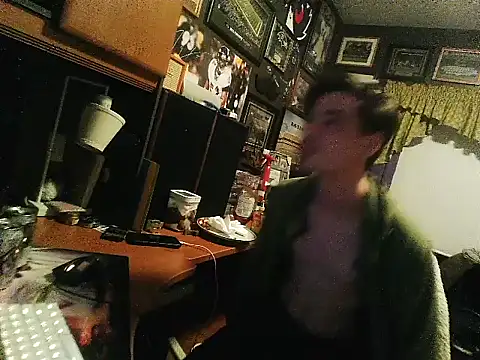 Snapshot of twentyistwenty chatting on November 17, 2025, 5:46 am twentyistwenty online show from November 17, 2025, 5:46 am