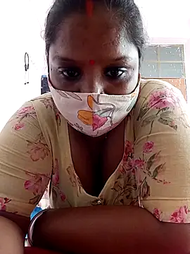 CUTE-LOVE-SWEETS online show from April 2, 2026, 3:42 pm