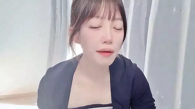 yuyayayu online show from November 28, 2025, 2:03 am