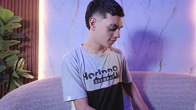 Snapshot of krisstormvg chatting on November 27, 2025, 7:49 pm krisstormvg online show from November 27, 2025, 7:49 pm