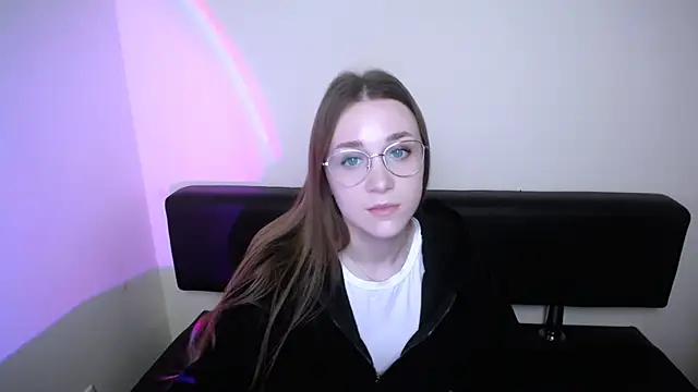 Snapshot of MillaTems_ chatting on November 18, 2025, 10:20 am MillaTems online show from November 18, 2025, 10:20 am