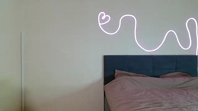 eva vuv online show from November 22, 2025, 5:01 pm