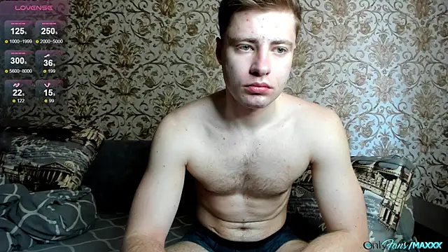 Maxhornyblondieman online show from April 12, 2026, 9:03 am
