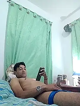 Snapshot of noah77_ chatting on February 15, 2026, 1:35 am noah77 online show from February 15, 2026, 1:35 am