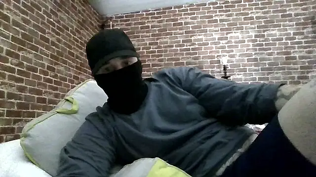 anonymous379222 online show from January 7, 2026, 8:55 pm