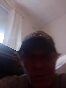 Snapshot of Hardwarelane67 chatting on December 1, 2025, 4:39 am Hardwarelane67 online show from December 1, 2025, 4:39 am