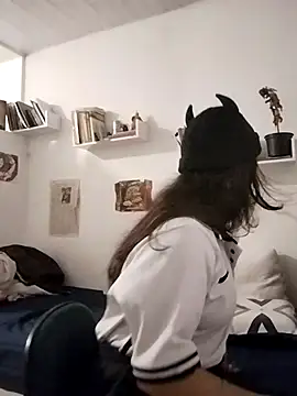 Satanatrix online show from December 16, 2025, 10:15 pm