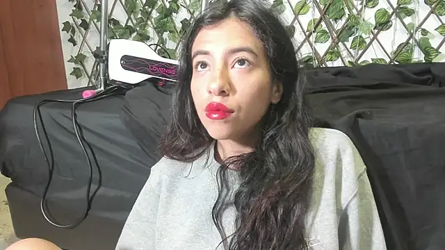 LittlePeach  online show from March 23, 2026, 11:14 am