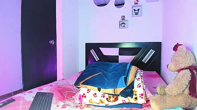 Snapshot of Babyhoney18 chatting on January 13, 2026, 5:07 pm Babyhoney18 online show from January 13, 2026, 5:07 pm