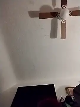 Snapshot of VenezuelaLuxeNoir chatting on January 16, 2026, 8:29 am VenezuelaLuxeNoir online show from January 16, 2026, 8:29 am