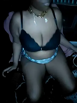 Snapshot of VenezuelaLuxeNoir chatting on February 28, 2026, 12:06 pm VenezuelaLuxeNoir online show from February 28, 2026, 12:06 pm