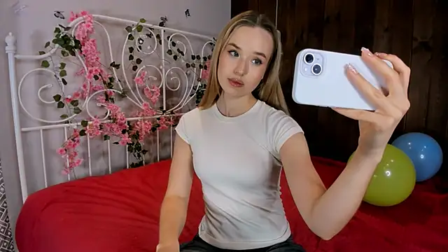 KristleKirst online show from December 5, 2025, 11:19 am