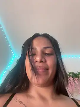 Snapshot of ArielleMillerr- chatting on February 27, 2026, 5:35 pm ArielleMillerr- online show from February 27, 2026, 5:35 pm