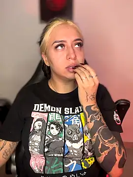 VeloraVyxen  online show from December 5, 2025, 3:04 am