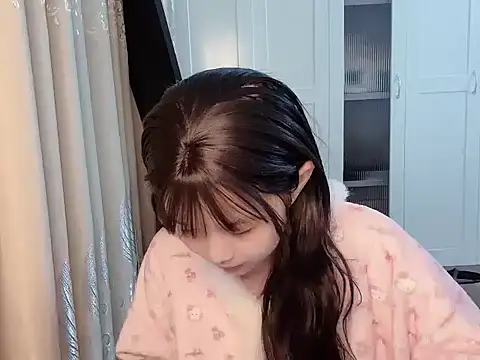 Snapshot of bunny-- chatting on November 19, 2025, 3:23 pm bunny-- online show from November 19, 2025, 3:23 pm