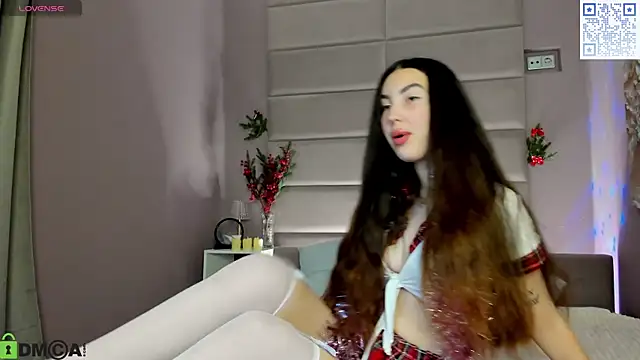 LiraRevery online show from December 22, 2025, 11:13 pm