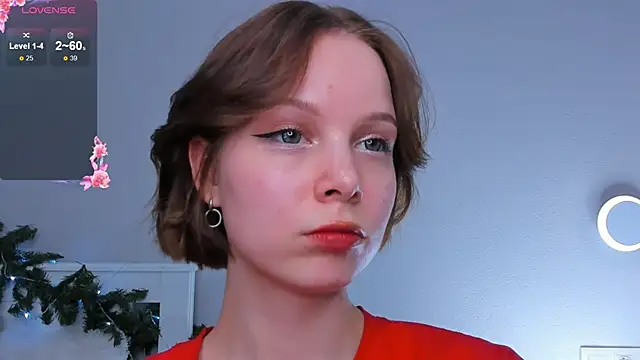 UmbraVelour online show from December 16, 2025, 3:06 pm